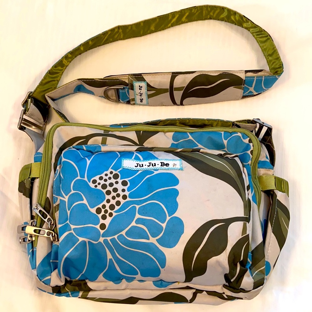 Ju-Ju-Be baby diaper bag. Floral pattern
